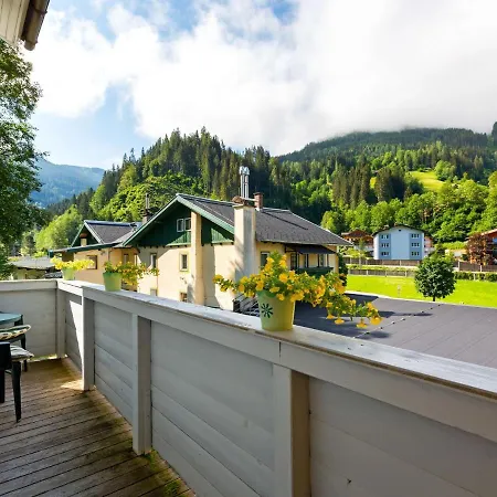 House In H Ttau Near Salzburg Airport בית נופש